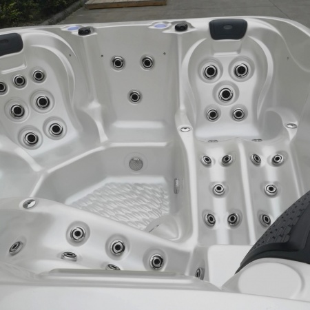 Гидромассажный спа бассейн Bigeer Пента BG-8895